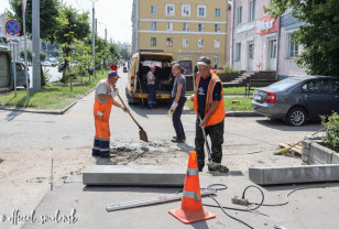 В Смоленске на проспекте Гагарина приступили к ремонту пешеходной лестницы