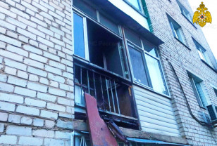 В Смоленске на балконе пятиэтажки случился пожар