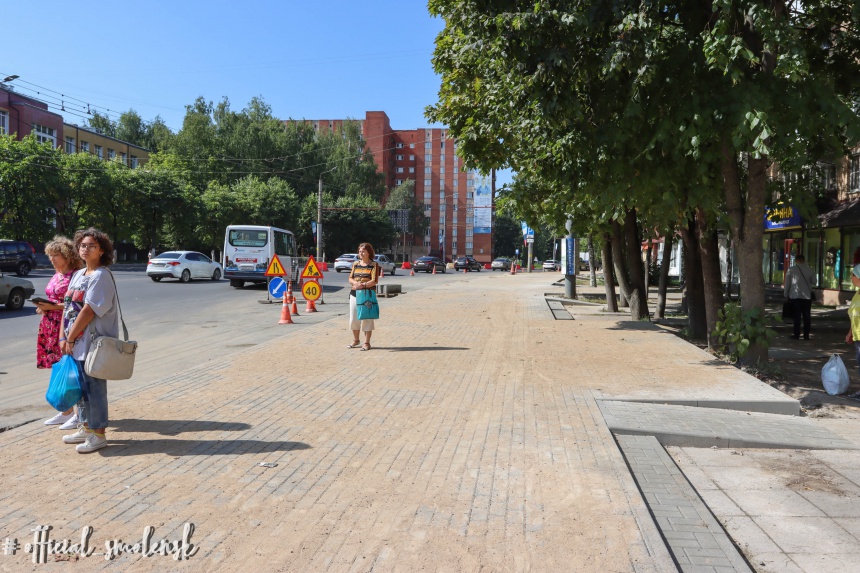 В Смоленске завершили обустройство новых тротуаров на улице Кирова