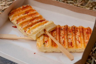 Смоленский жареный сыр признали самым вкусным уличным блюдом в России