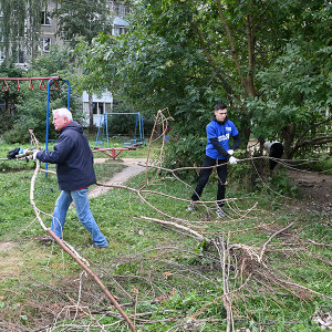 В Смоленске пройдет серия субботников во дворах и детских садах