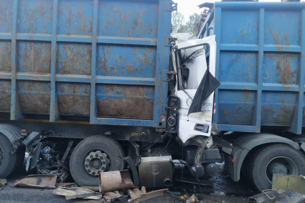 В Смоленской области произошла смертельная авария с участием нескольких грузовиков