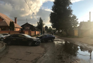 В Смоленской области столкнулись Toyota Camry и Mazda