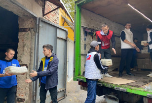 Смоленское отделение «Единой России» оказало гуманитарную помощь беженцам из Харьковской области