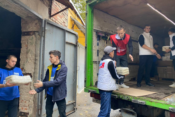 Смоленское отделение «Единой России» оказало гуманитарную помощь беженцам из Харьковской области