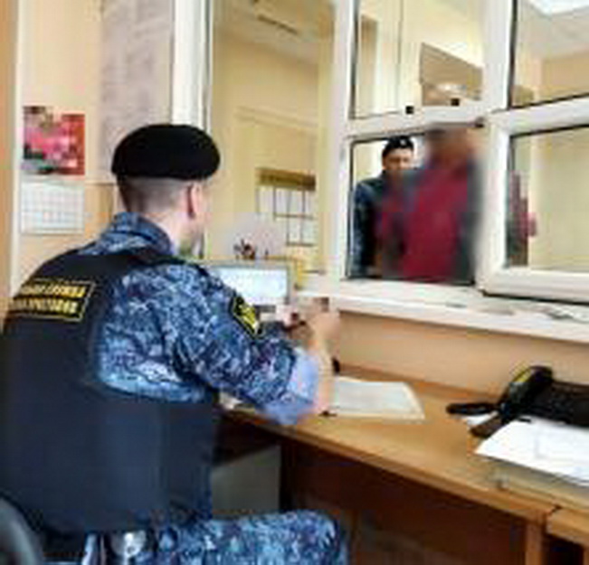 Судебные приставы задержали жителя Гагаринского района, находящегося в розыске