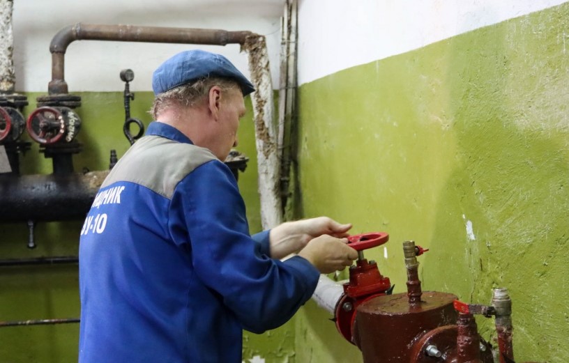 Запуск отопления в жилые дома Смоленска продолжается