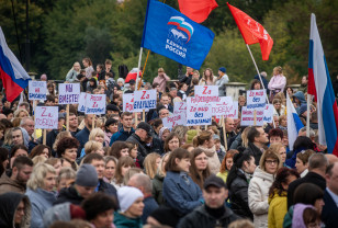 В Смоленске прошла акция в поддержку итогов референдумов и единства жителей России и Новороссии
