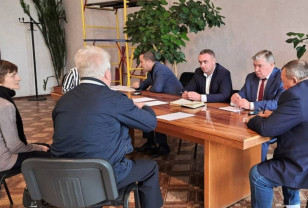Депутаты Смоленской облдумы провели прием граждан в Холм-Жирковском районе