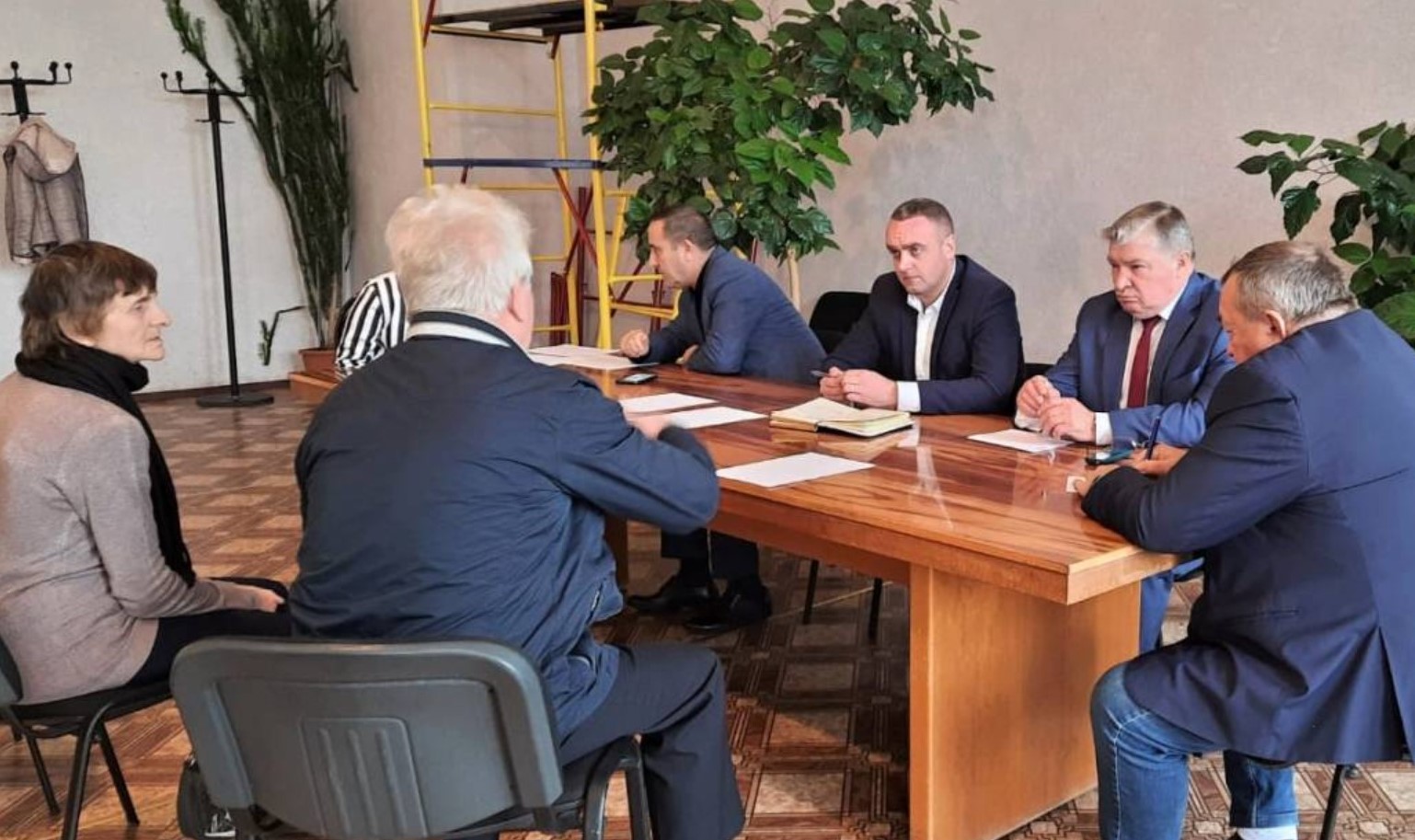 Депутаты Смоленской облдумы провели прием граждан в Холм-Жирковском районе