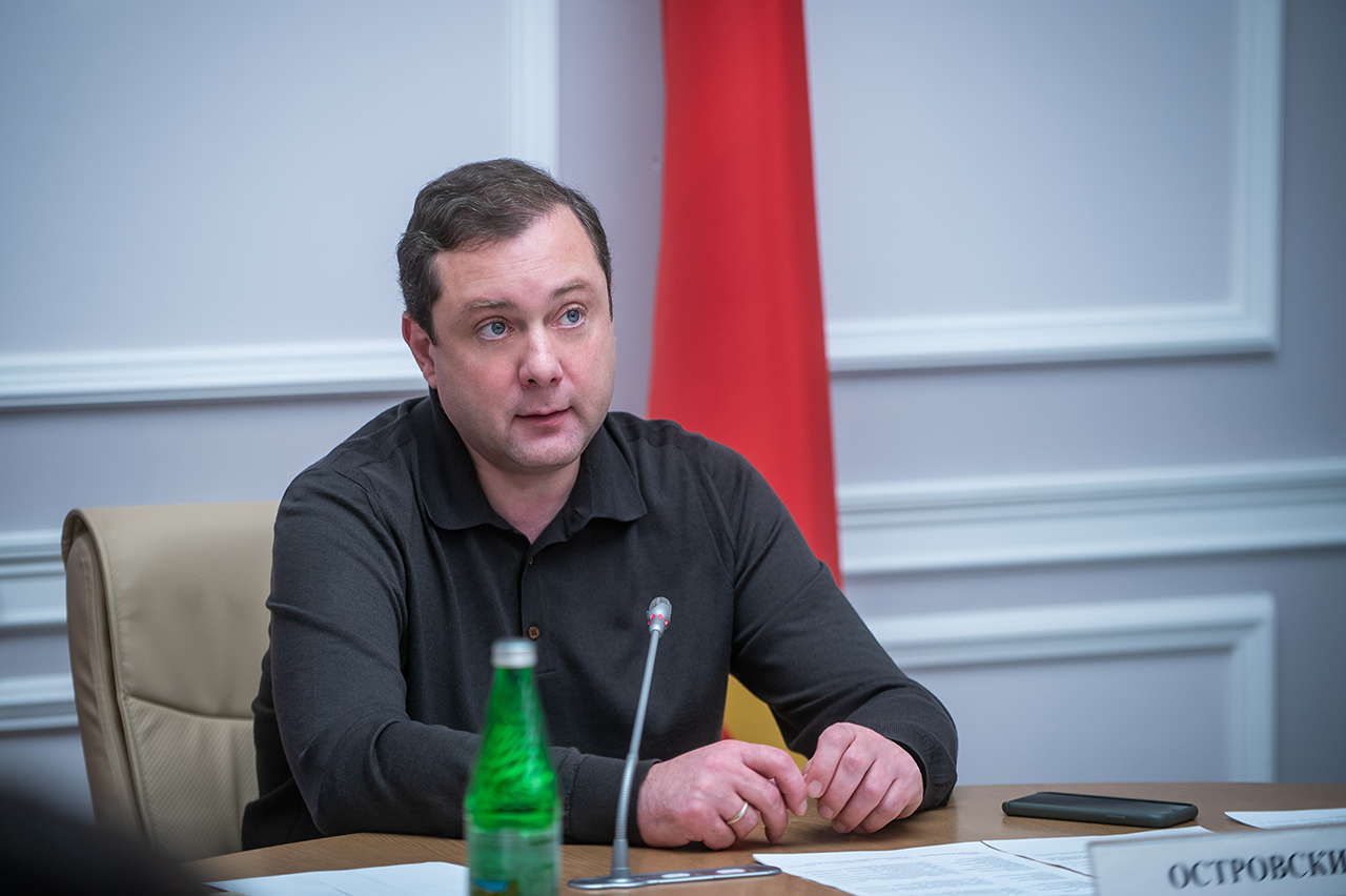 Алексей Островский в прямом эфире ответит на вопросы по теме «Проблемы и перспективы Ярцевского района»