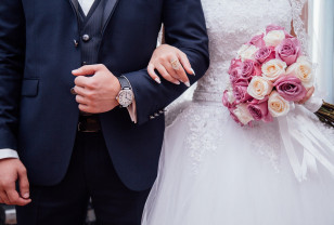 691 пара молодоженов зарегистрировала брак в Смоленской области в сентябре