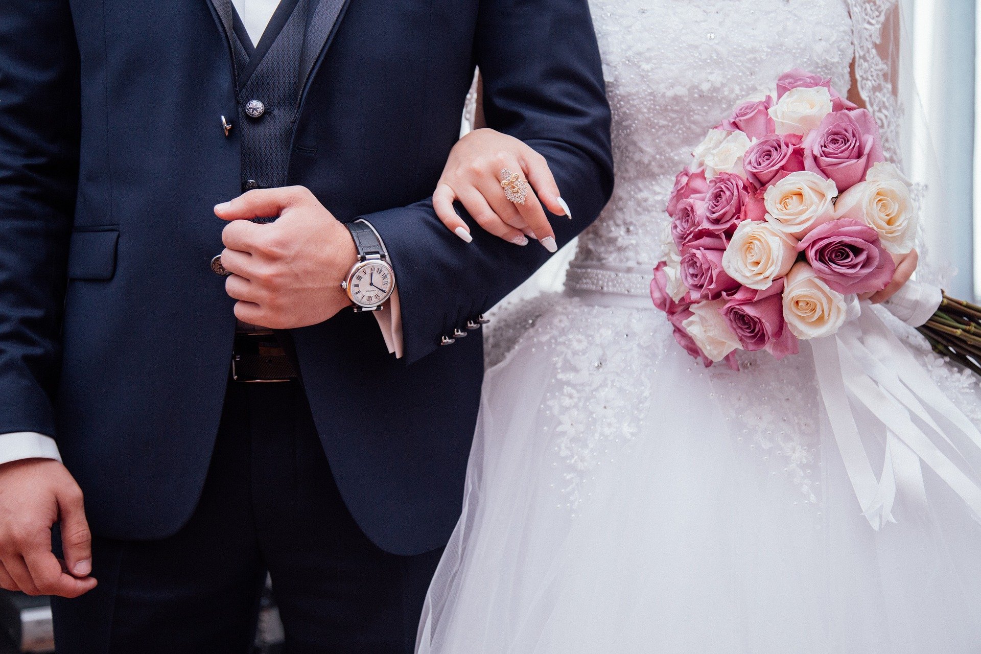 691 пара молодоженов зарегистрировала брак в Смоленской области в сентябре