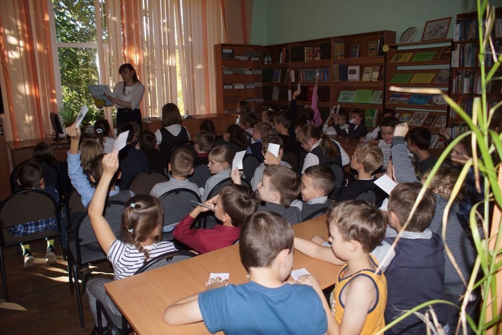 В библиотеке № 3 Смоленска прошло мероприятие в рамках проекта «Мир энергетики глазами детей»