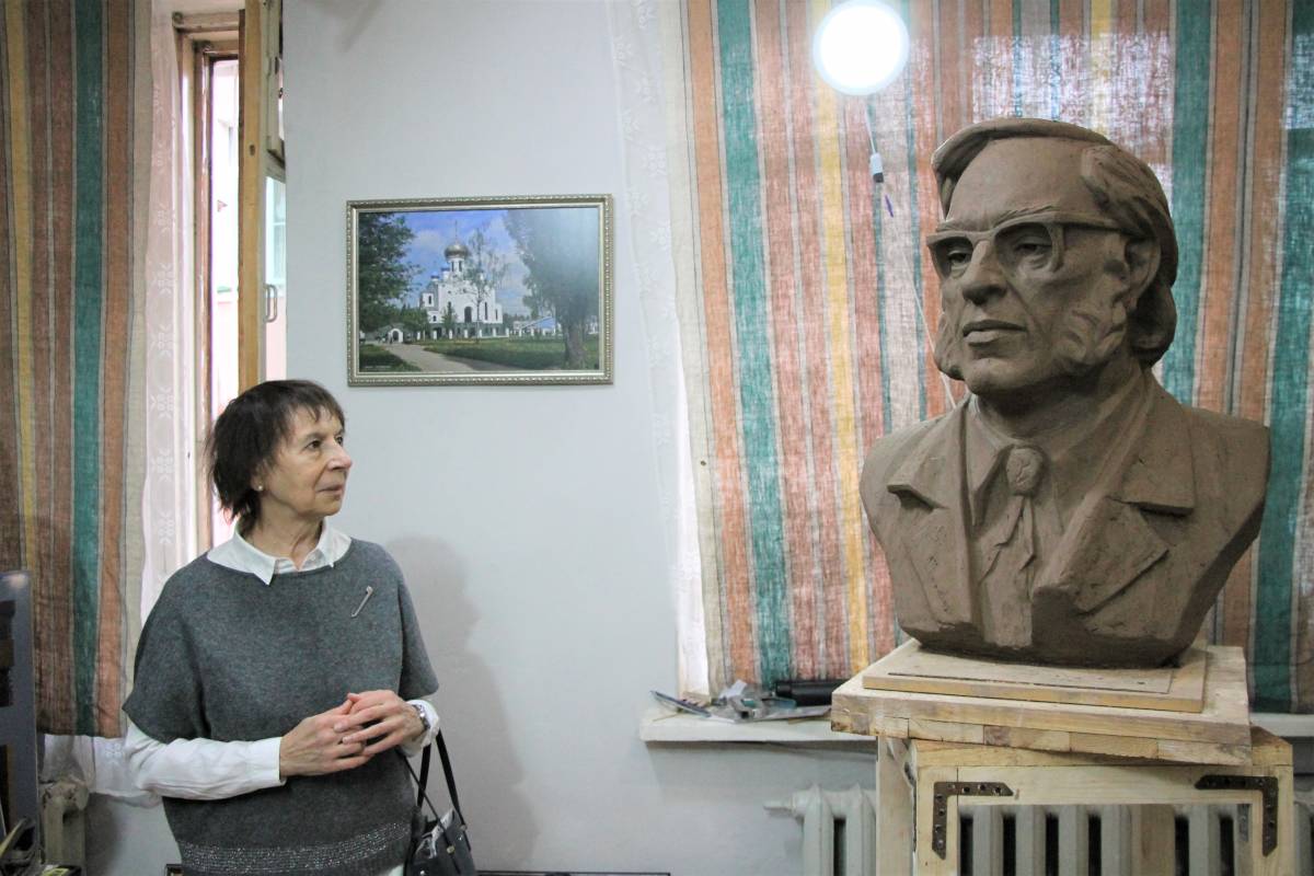 В Смоленске установят отлитый из бронзы бюст писателя Айзека Азимова