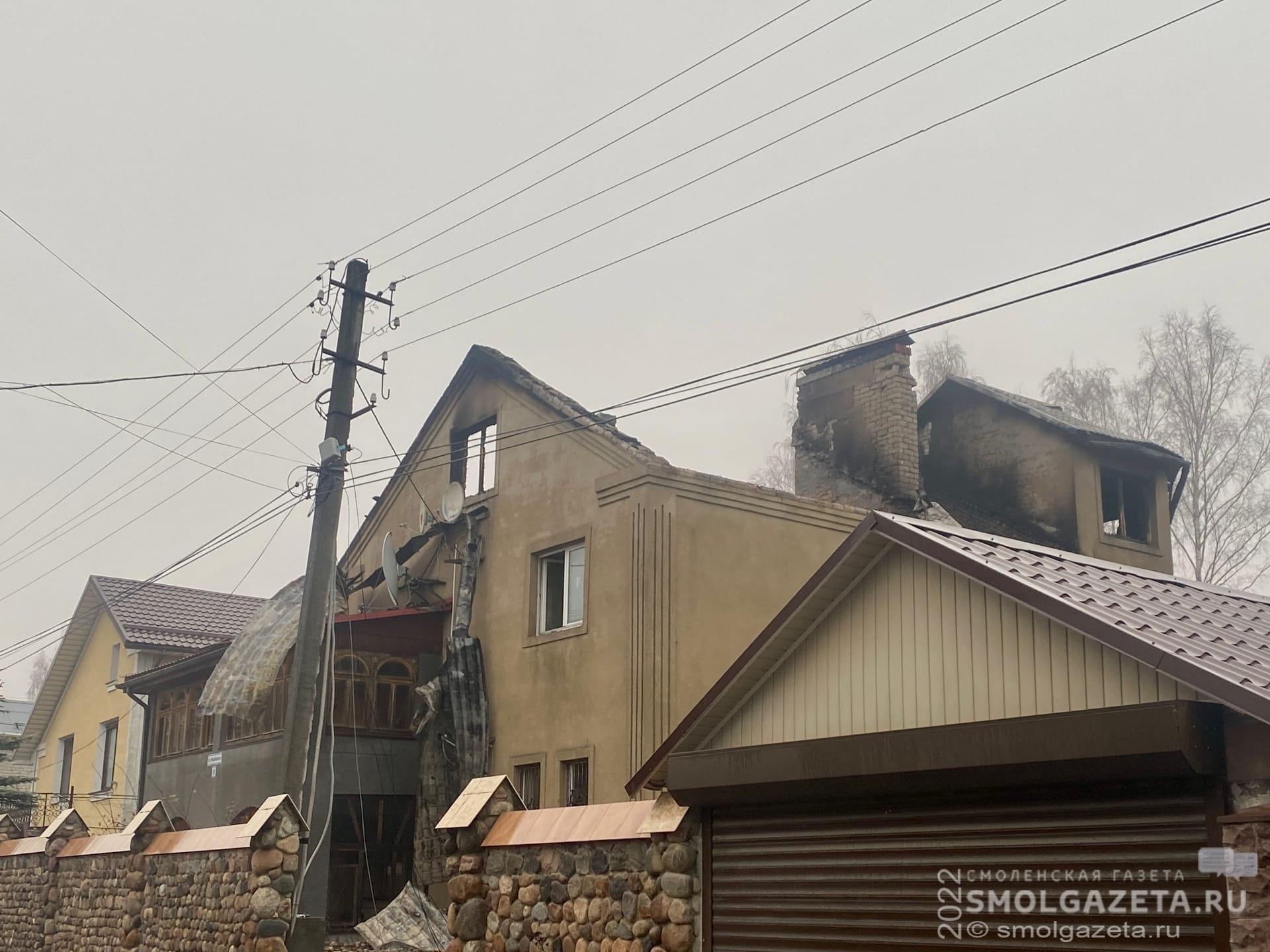 В Смоленске ночью вспыхнул пожар в частном доме
