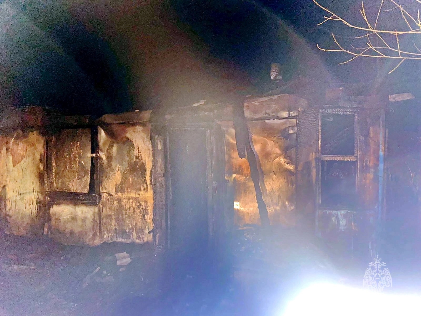 В Вяземском районе в сгоревшем дачном доме обнаружили труп