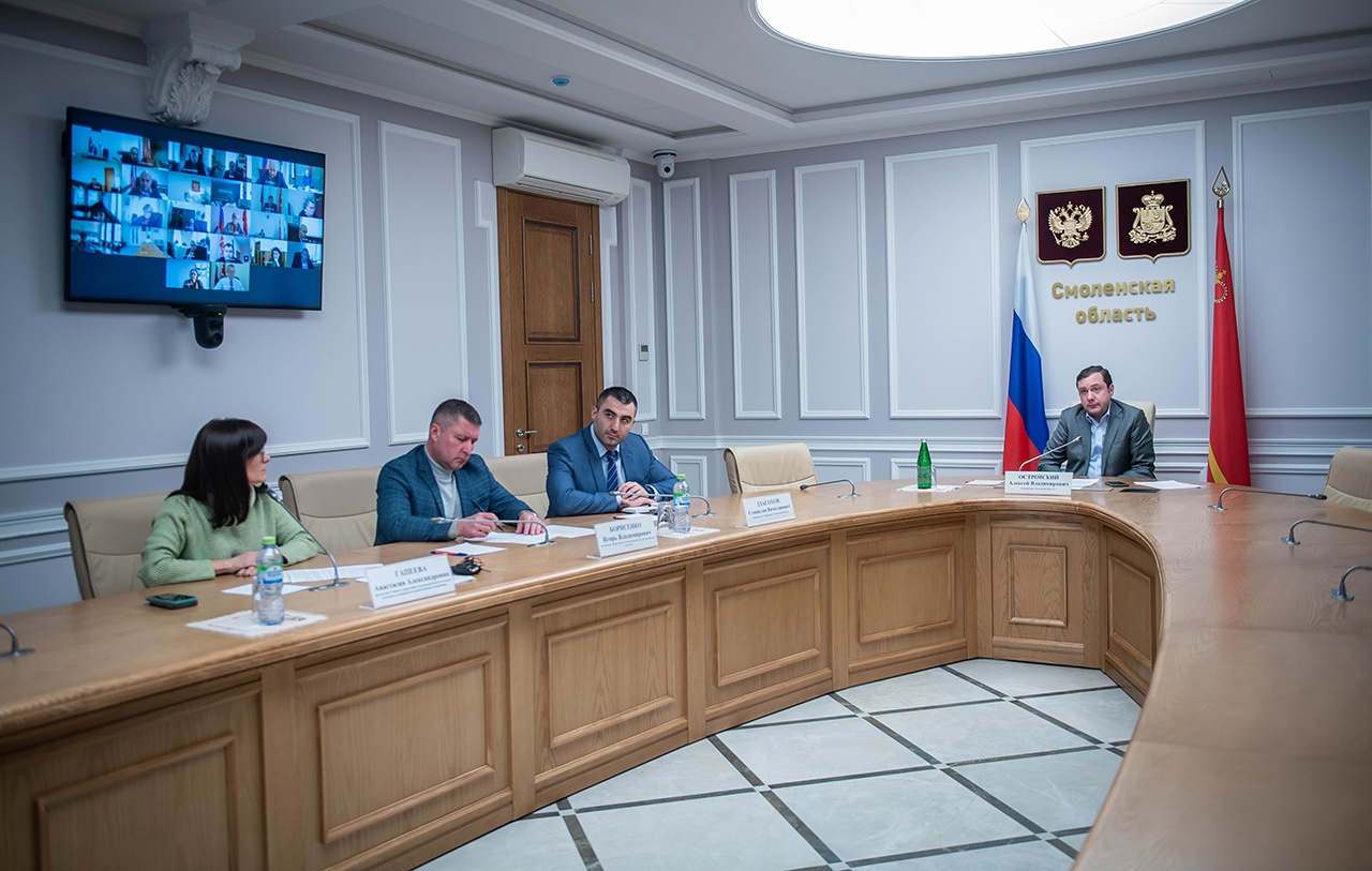 Алексей Островский отреагировал на жалобы смолян по поводу коммунальных раскопов