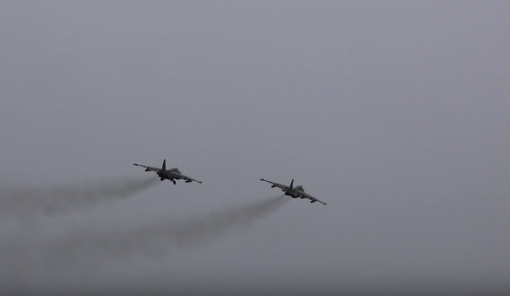 Экипажи российских Су-25 нанесли ракетные удары по военным объектам и технике подразделений ВСУ