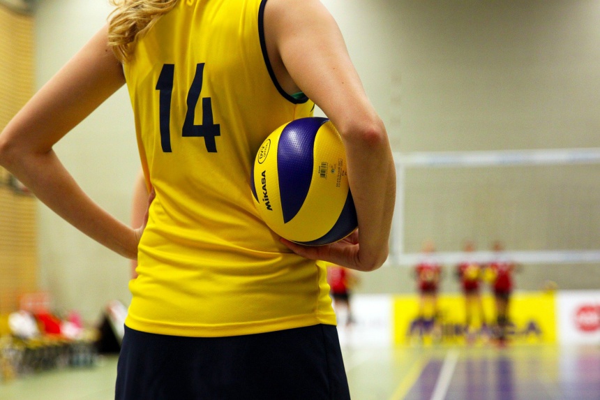 В Смоленске прошел молодежный волейбольный турнир «Дружба»