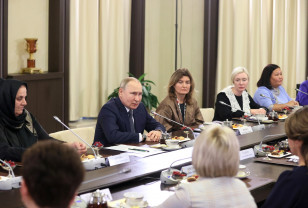 Президент Владимир Путин провёл встречу с матерями участников спецоперации