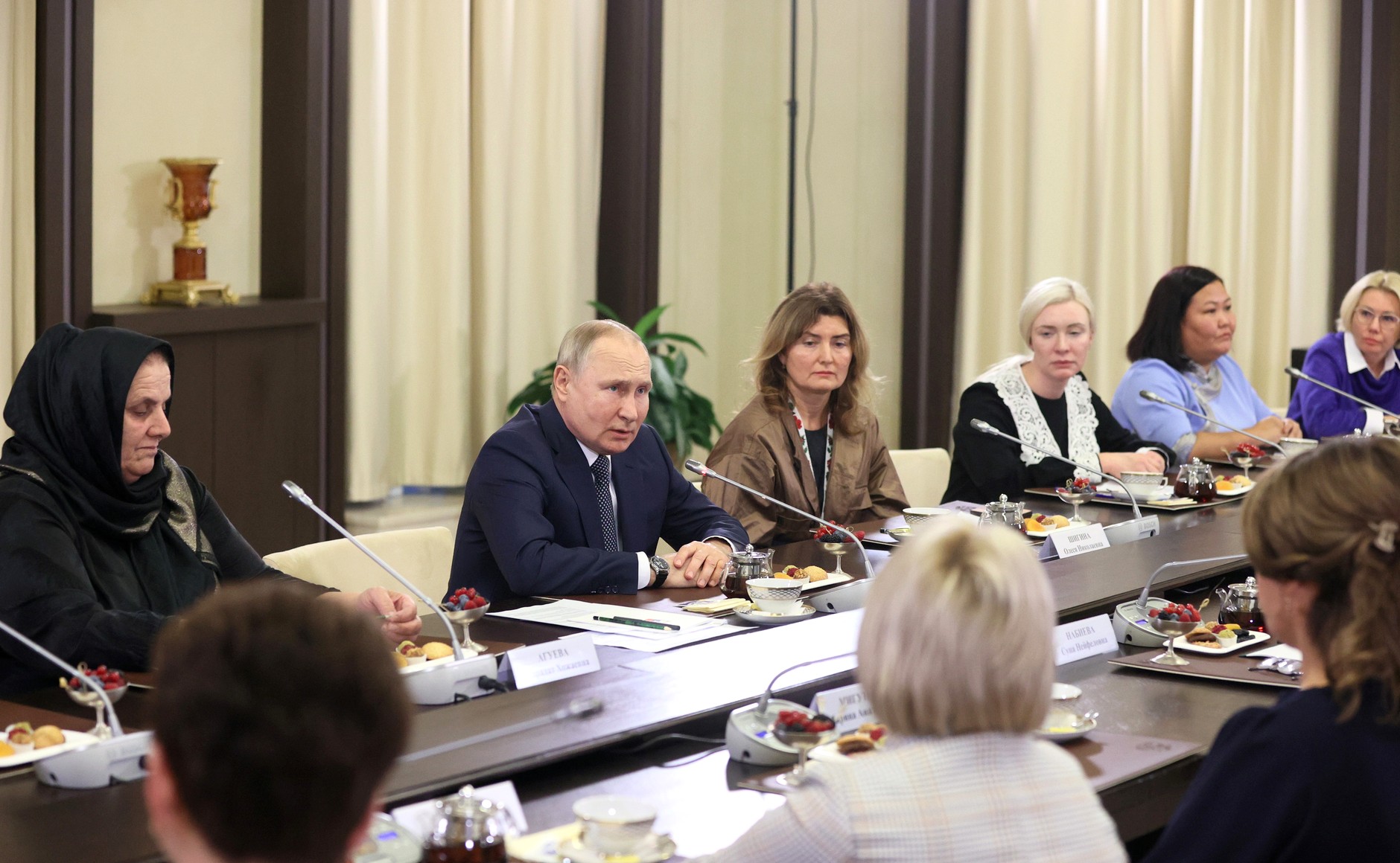 Президент Владимир Путин провёл встречу с матерями участников спецоперации