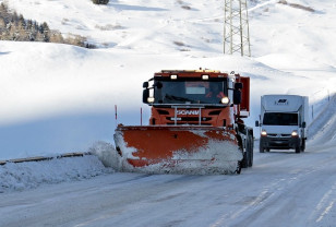 800 кубометров снега убрали с улиц Смоленска за прошедшие выходные дни