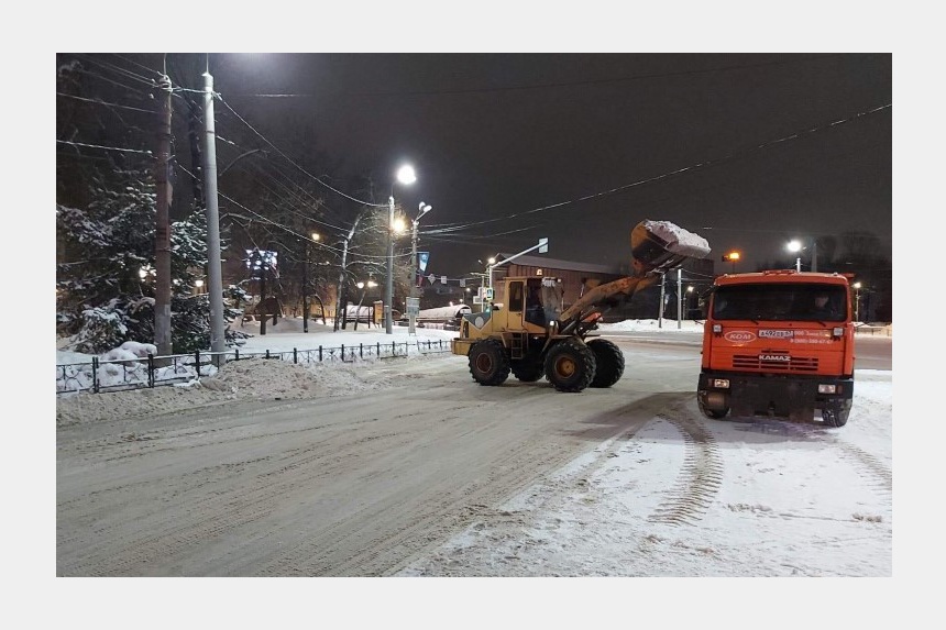 800 кубометров снега убрали за выходные с улиц города Смоленска 