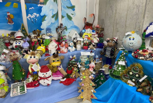 Стало известно, где можно приобрести новогодние игрушки воспитанников «Дети-Ангелы-Смоленск»