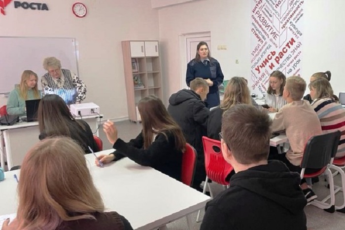 В Дорогобужском районе сотрудники УФСИН рассказали школьникам как не стать преступником