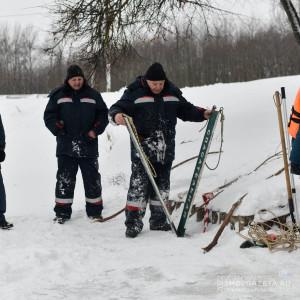 В Смоленске прошли учения по спасению провалившегося под лед человека