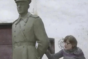 В Смоленске у «дома с часами» установят памятник легендарному постовому Викторину Курицыну