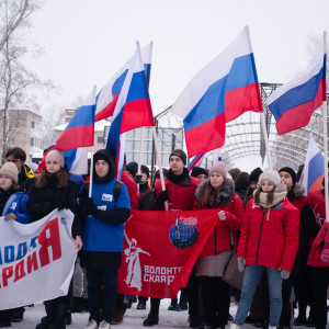 В Смоленске более 400 человек приняли участие в митинге в поддержку спецоперации