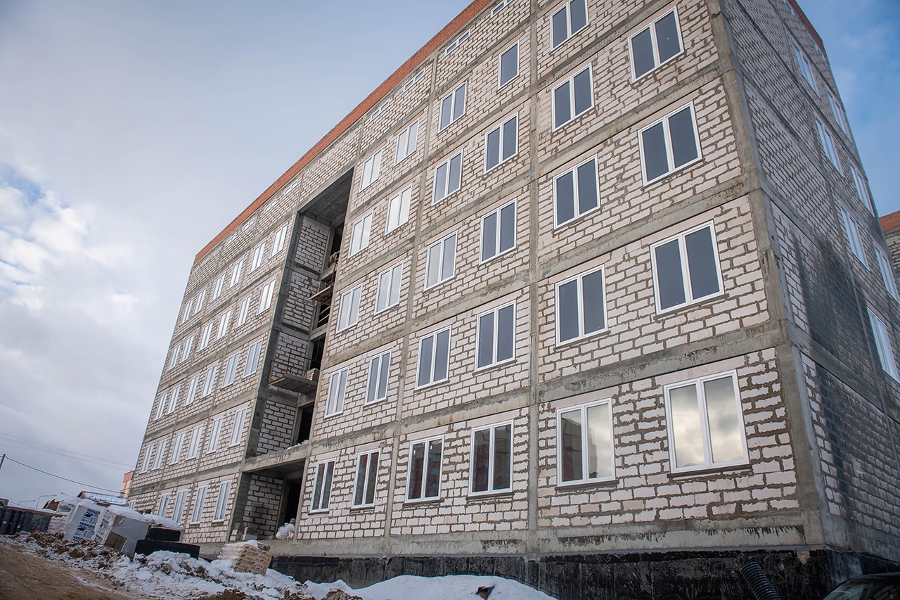 Строительство поликлиники в микрорайоне Королевка в Смоленске планируют завершить досрочно