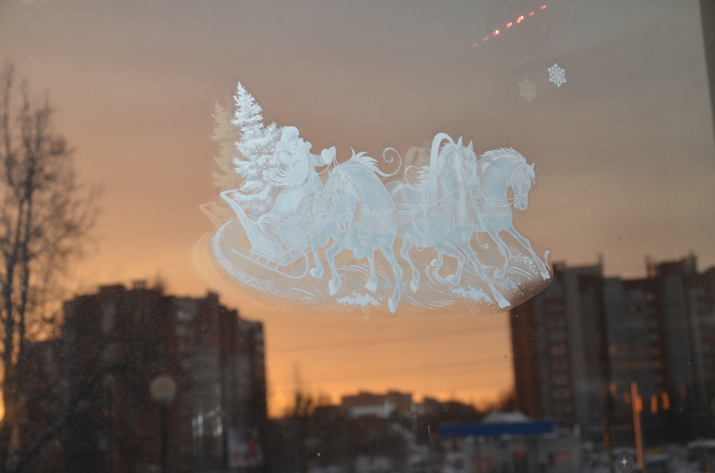 В Смоленской области сотрудники налоговых инспекций примут участие в акции «Новогодние окна» 