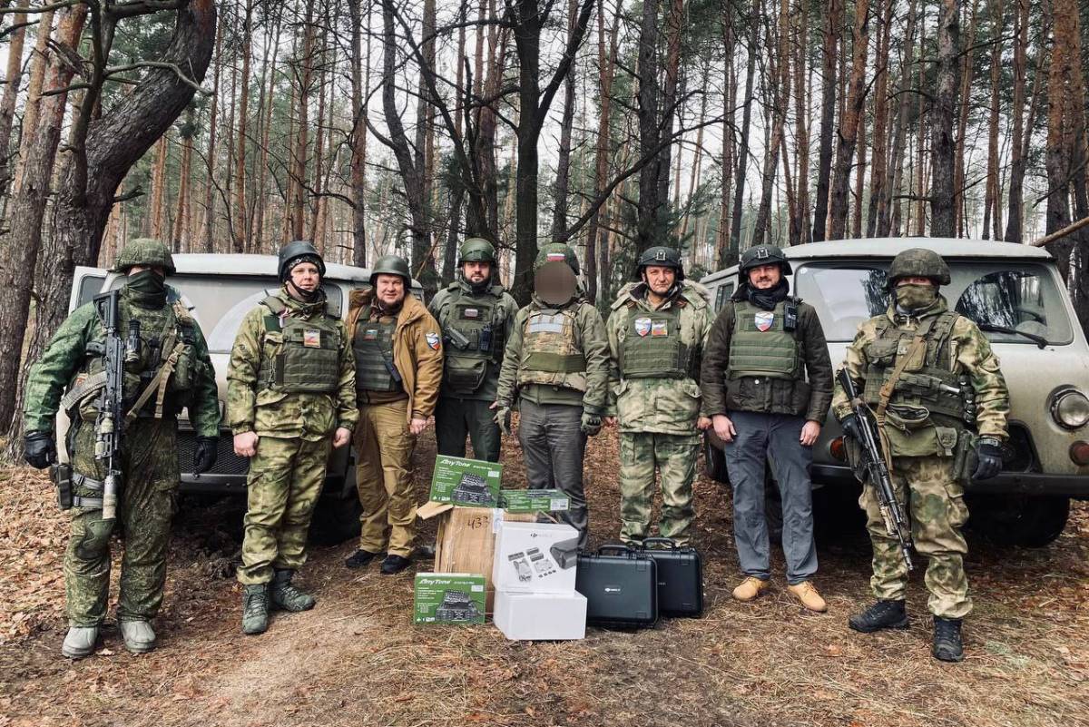 «Единая Россия» доставила из Смоленска в зону СВО транспорт и амуницию