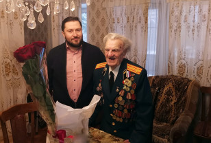 Фронтовиков из города-героя Смоленска поздравляют с наступающим Новым годом