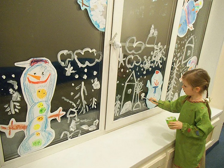 Смоленская область присоединилась к акции «Новогодние окна»