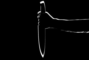 В Смоленске ранее судимый местный житель атаковал приятеля ножом