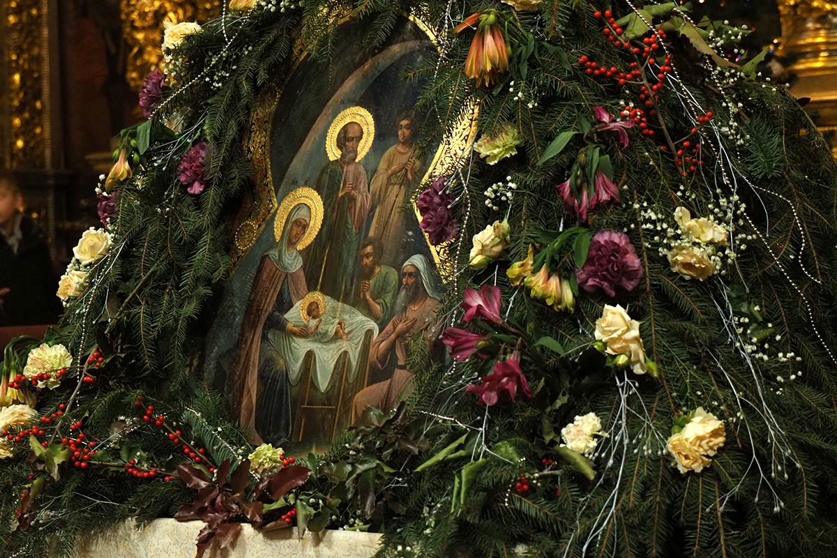 Губернатор Алексей Островский поздравил смолян с праздником Рождества Христова