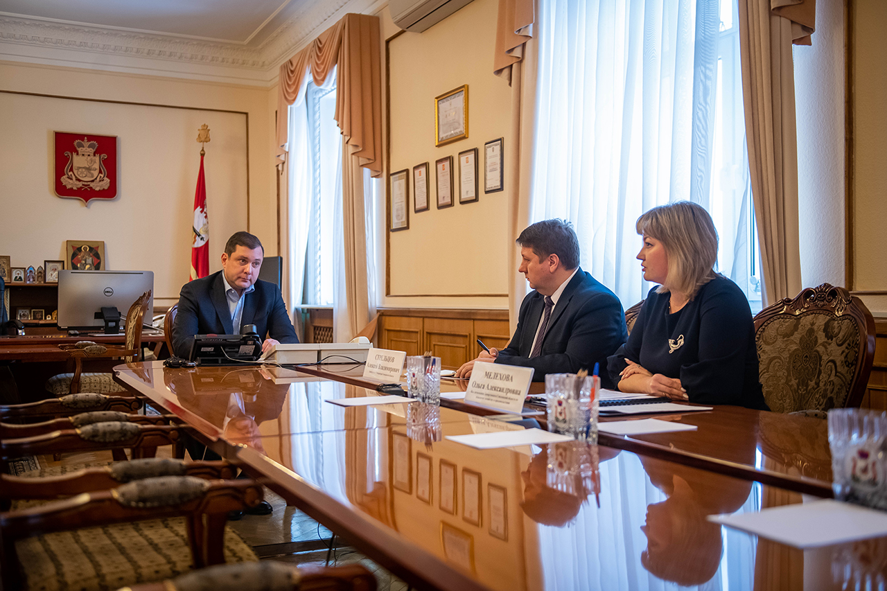Губернатор Смоленской области провел рабочее совещание по инвестициям в АПК