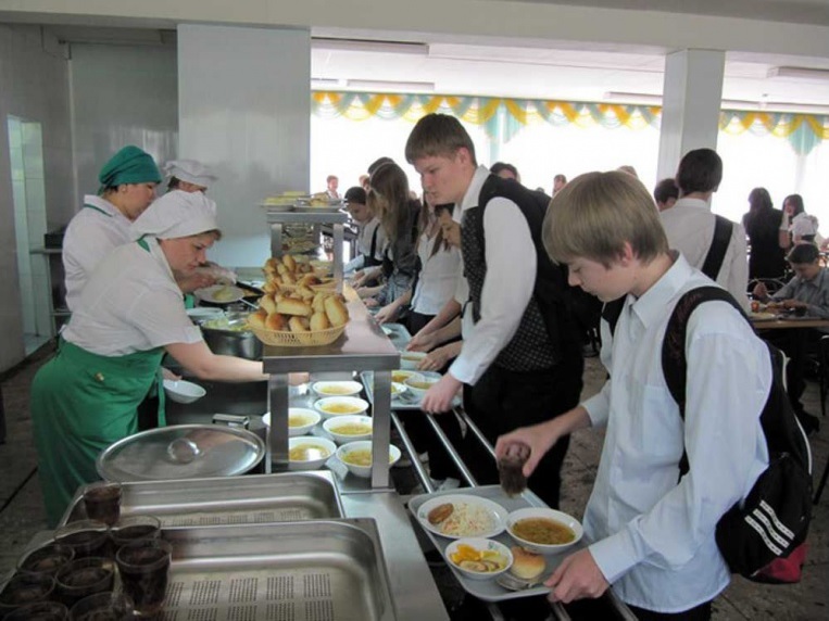 В школе № 40 Смоленска  прошла проверка качества обедов