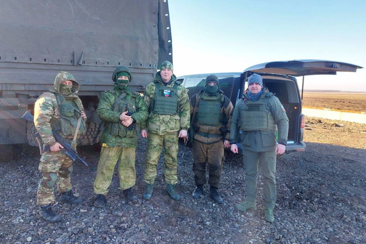 Смоленским бойцам в зоне СВО единороссы привезли очередную партию помощи