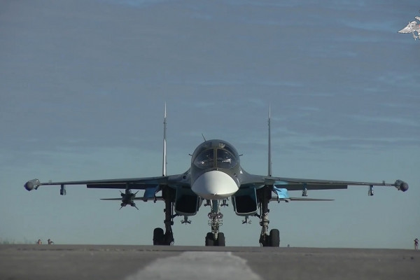 Минобороны РФ показало видеозапись боевой работы Су-34 в зоне СВО