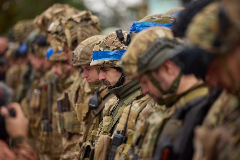Обученные в Британии военные ВСУ сдались после первых минут боя в ДНР
