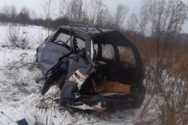 В Велижском районе водитель съехавшего в кювет автомобиля «ВАЗ» получил травмы