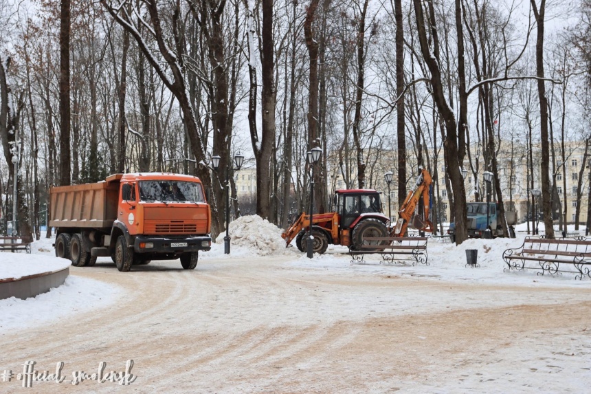 Число жалоб жителей Смоленска на плохую уборку снега сократилось в 13 раз