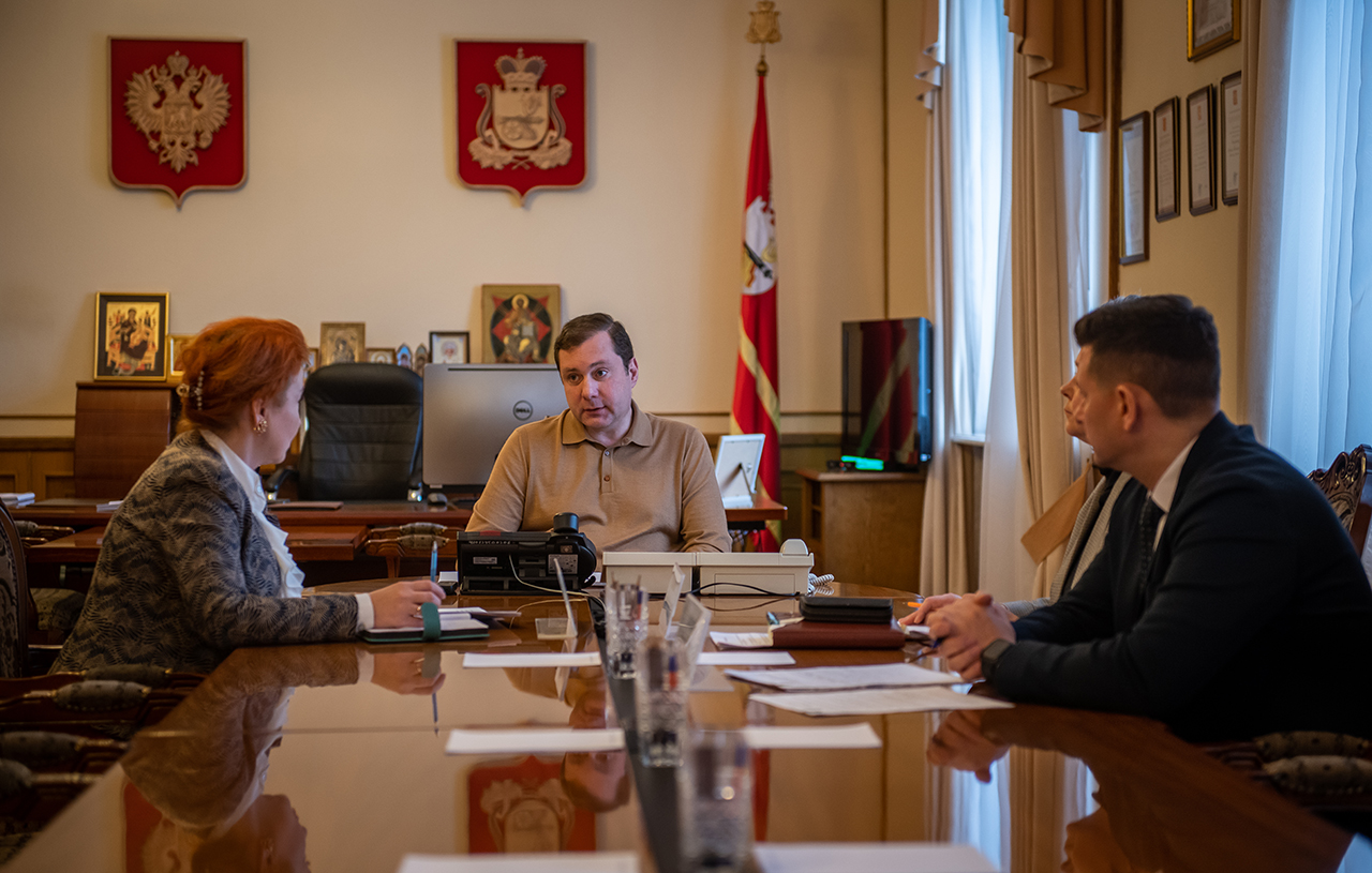 Губернатор провел совещание по вопросу проведения юбилейных Гагаринских чтений