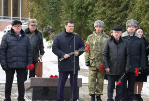 Председатель Смоленской облдумы Игорь Ляхов принял участие в памятном митинге