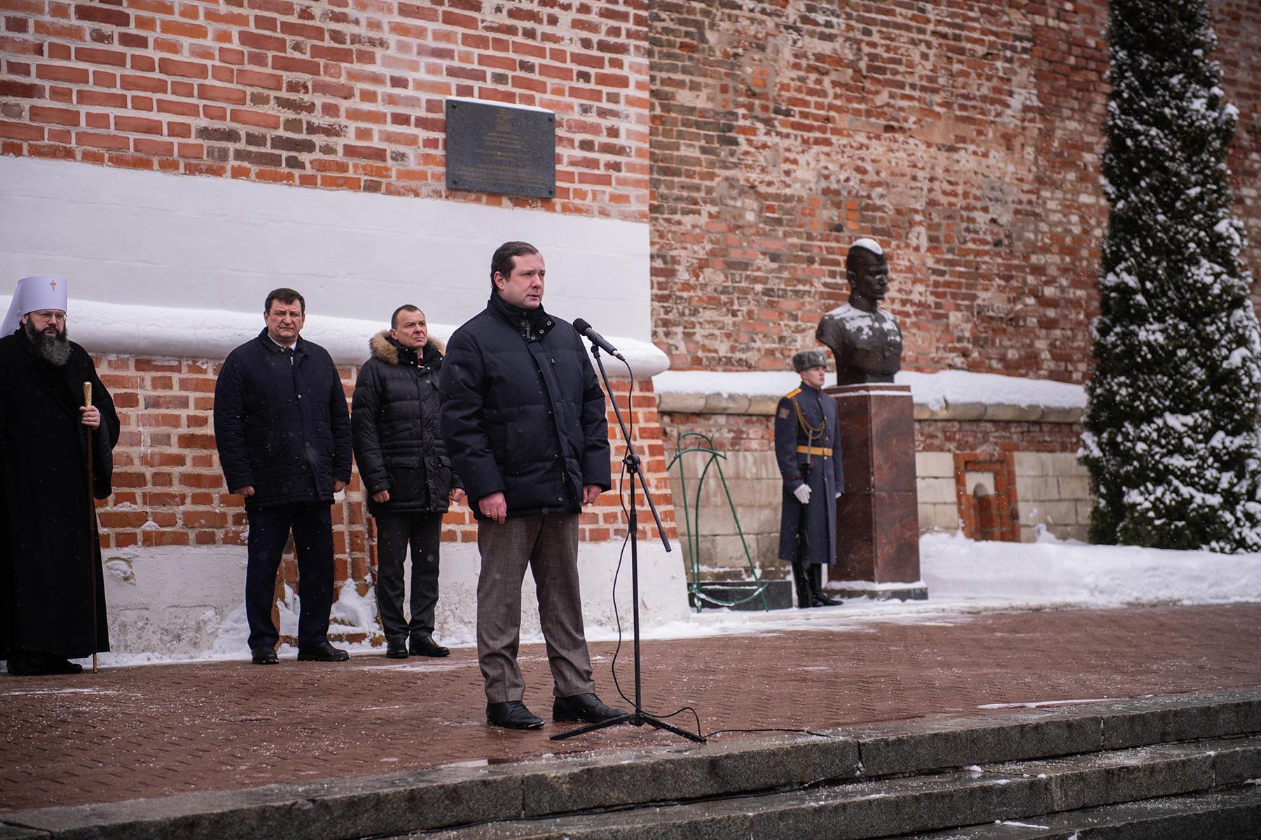 Алексей Островский принял участие в митинге в честь Дня защитника отечества